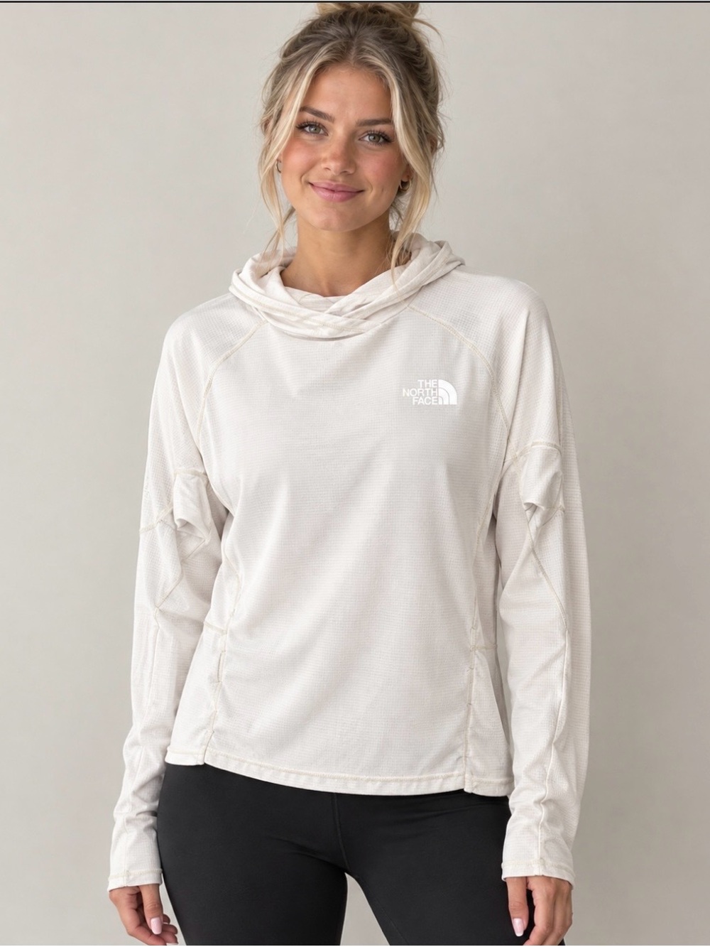 The North Face Women’s Lightweight Cream Hooded Performance Long Sleeve NWT